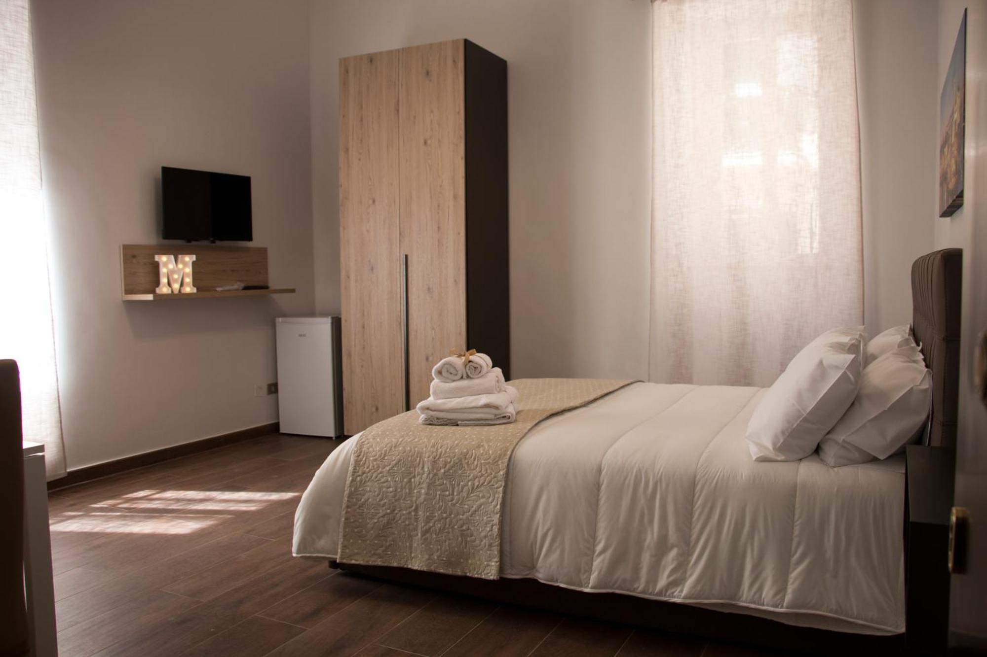 B&B Montebello Trani Bagian luar foto