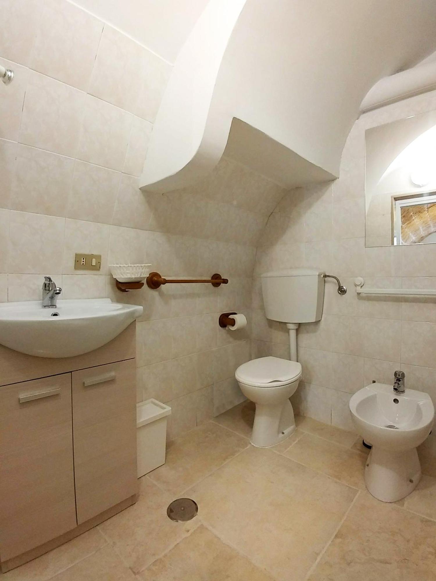 B&B Montebello Trani Bagian luar foto