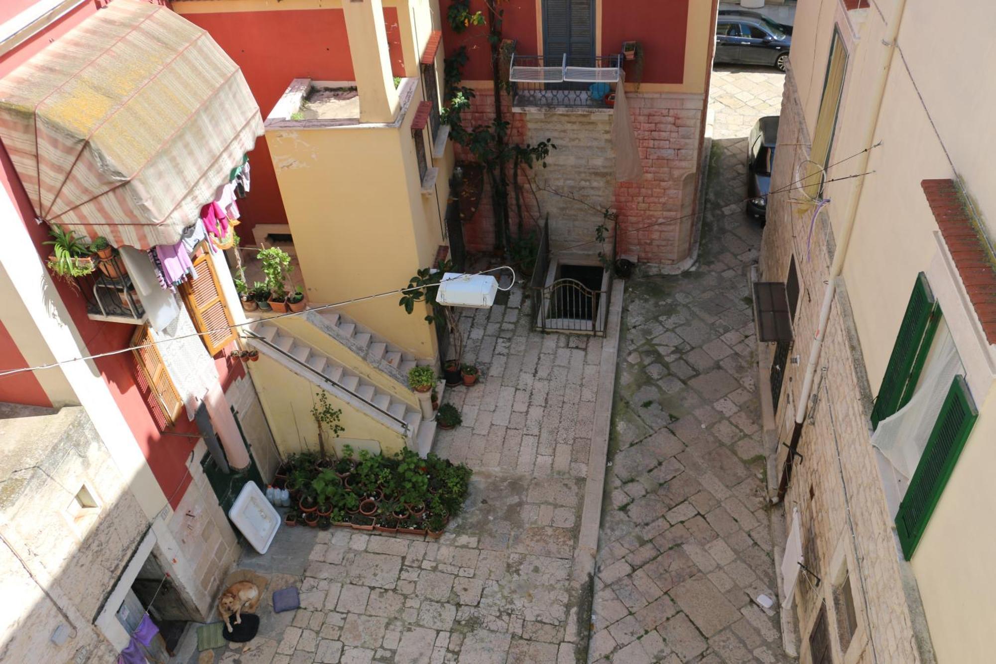 B&B Montebello Trani Bagian luar foto