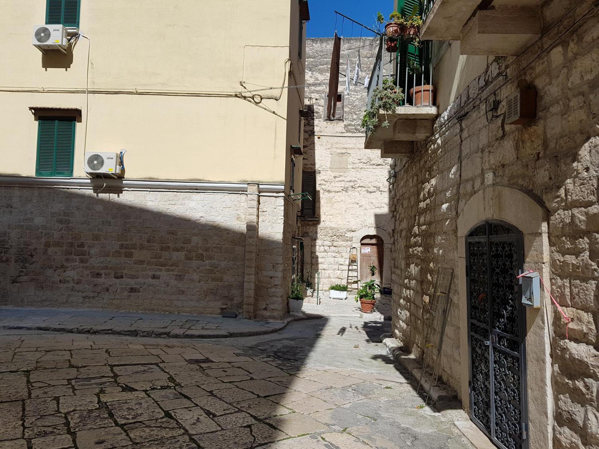 B&B Montebello Trani Bagian luar foto