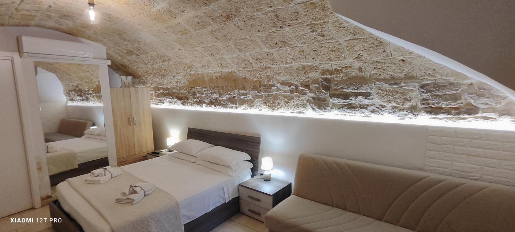 B&B Montebello Trani Bagian luar foto