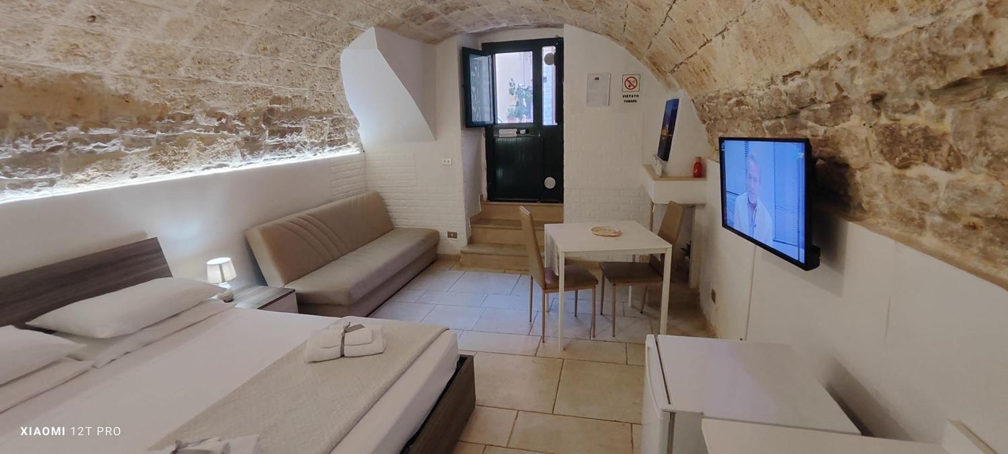 B&B Montebello Trani Bagian luar foto