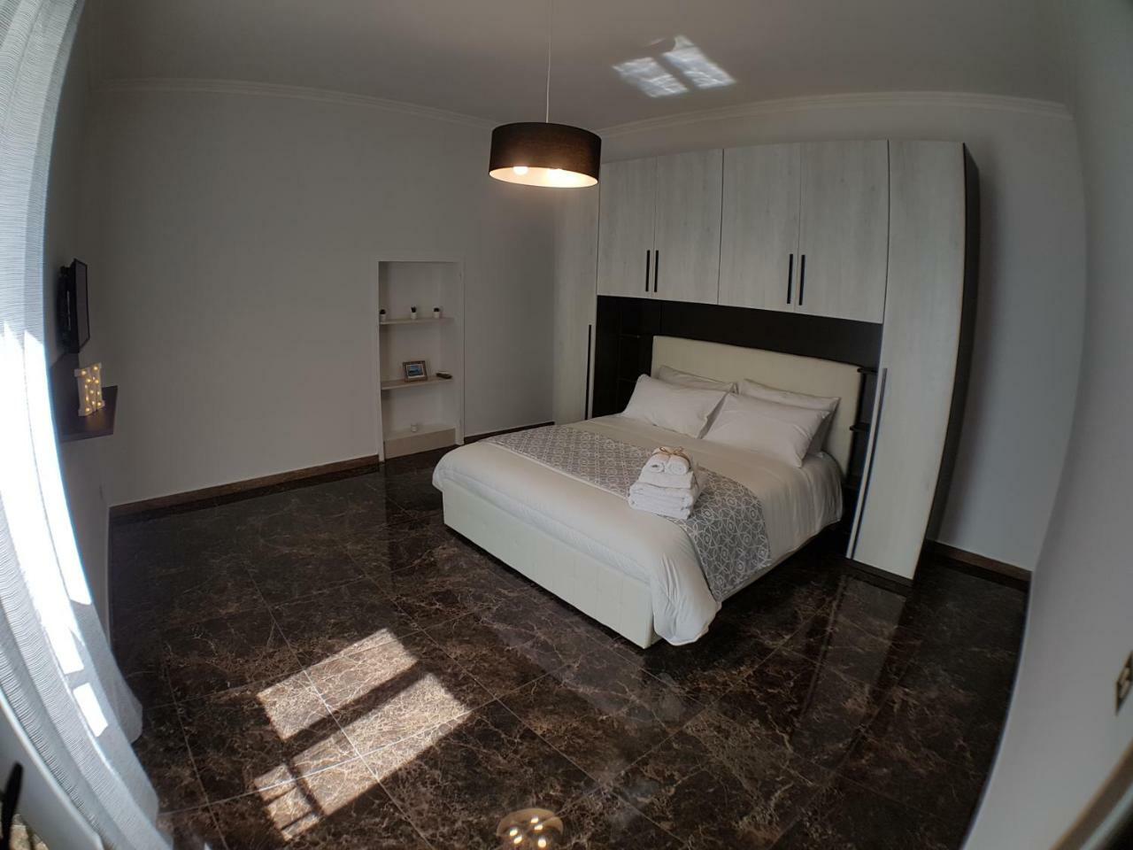 B&B Montebello Trani Bagian luar foto