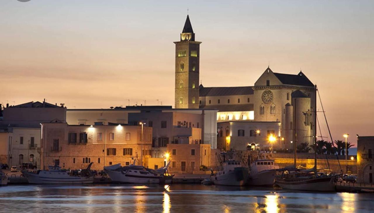 B&B Montebello Trani Bagian luar foto